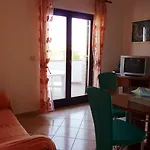 Linet Garden Pensión 4*