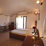 Linet Garden