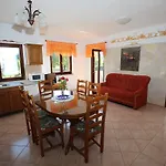 Pensión Linet Garden Funtana