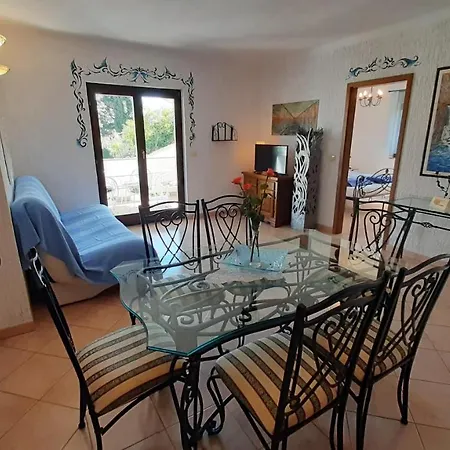 Linet Garden Фунтана