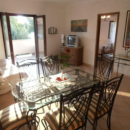 Linet Garden Vendégház 4*
