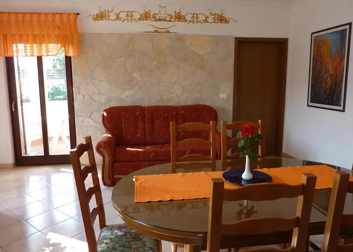 Linet Garden Affittacamere 4*