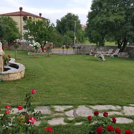 Linet Garden 4*
