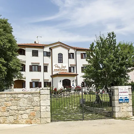Guest house Linet Funtana
