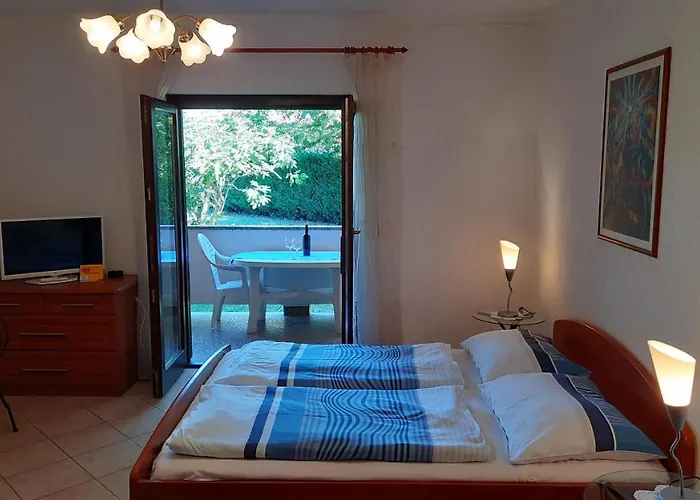 Konukevi Linet Garden 4*