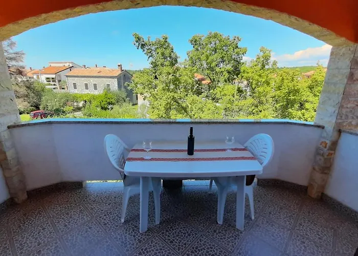 Linet Garden Konukevi Funtana