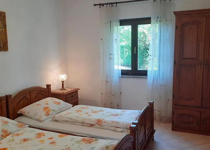 Konukevi Linet Garden 4*