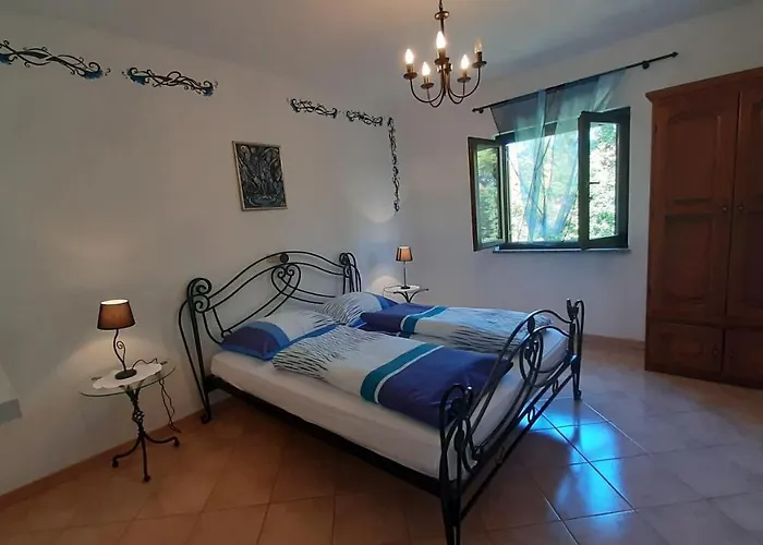 Konukevi Linet Garden Funtana