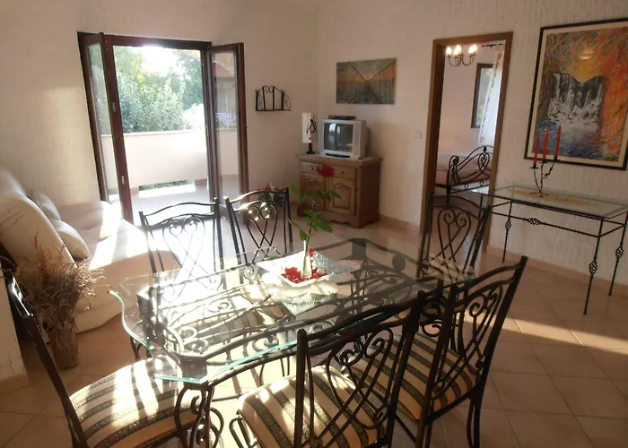 Linet Garden Konukevi 4*