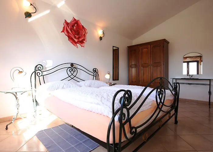 Konukevi Linet Garden