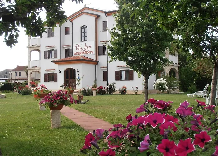 Villa Linet Garden 4* Funtana