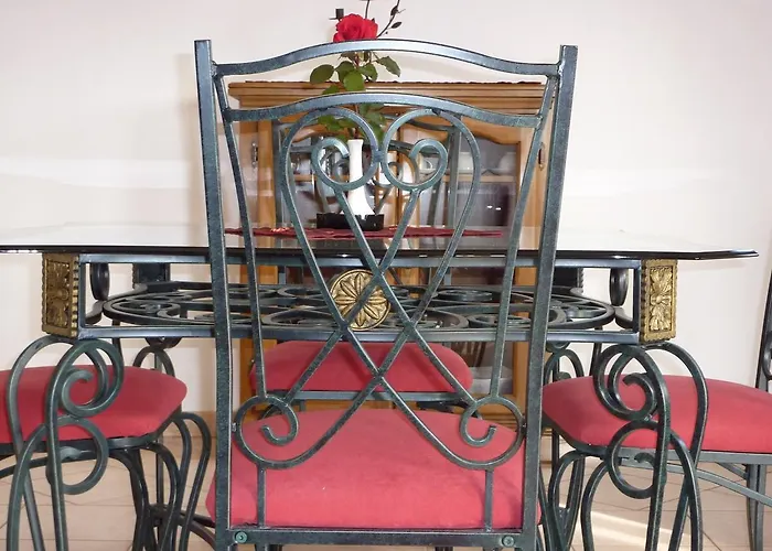 Konukevi Linet Garden Funtana