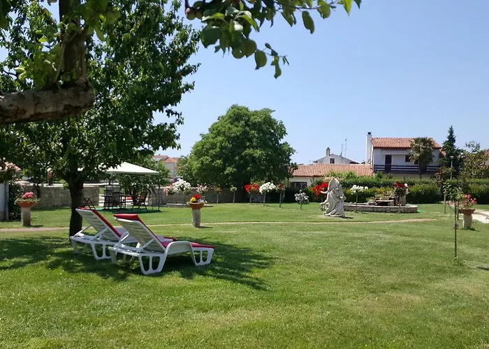 Linet Garden Konukevi Funtana