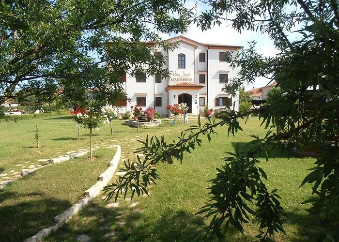Villa Linet Garden Gostinjska kuća