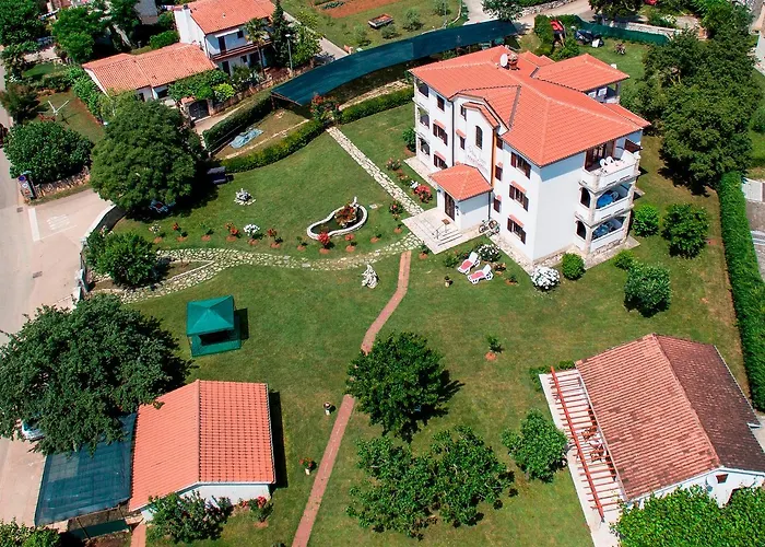 Villa Linet Garden Gostinjska kuća